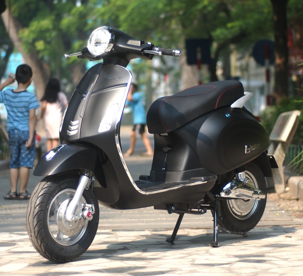 Xe máy điện Vespa đèn vuông 2022